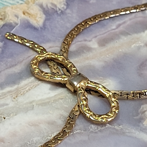 Avon bow Necklace. - Picture 5 of 9